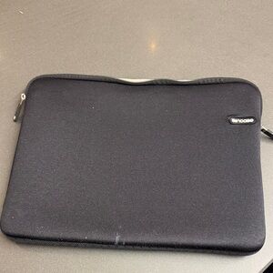 Incase Black Tablet Sleeve with Zipper